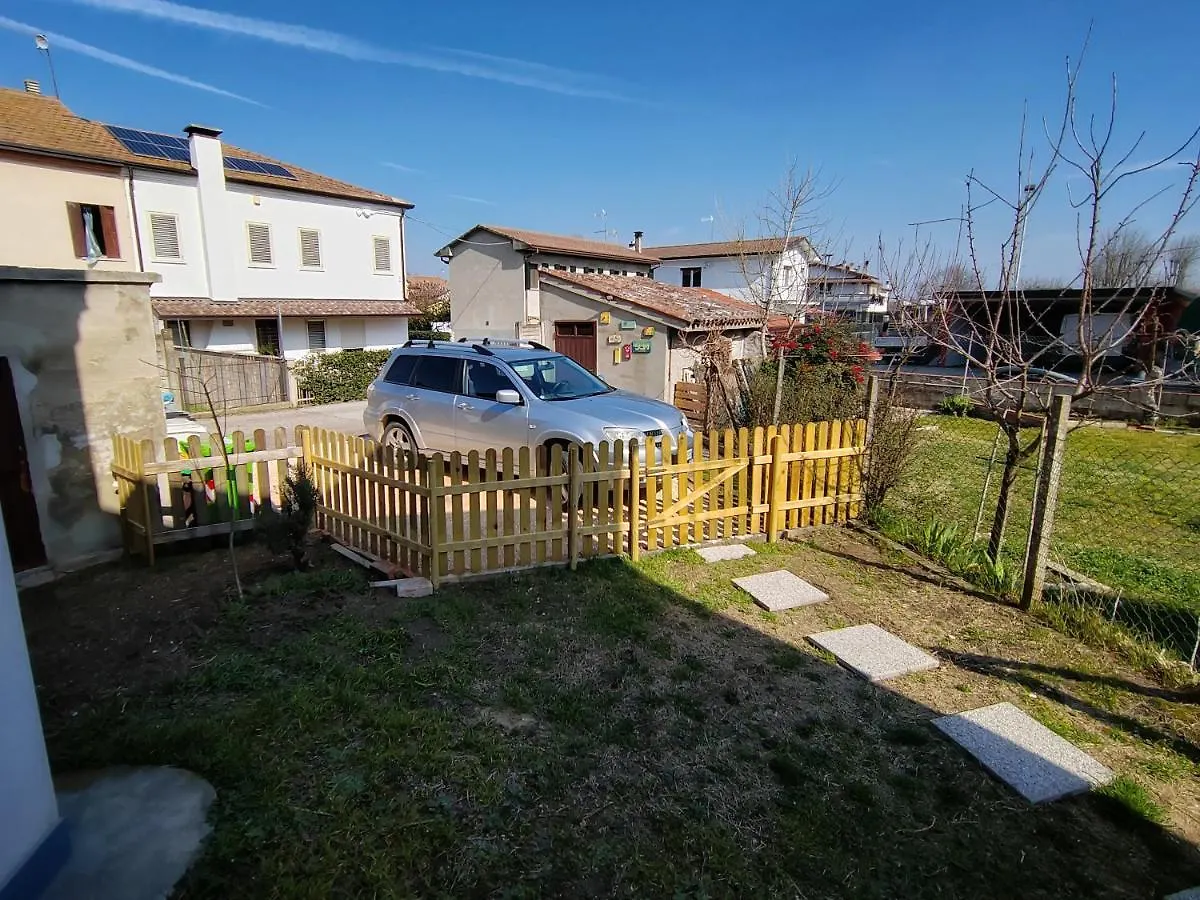 La Piccola Casa Di Via Ricotti Villa Castelguglielmo 0*,  Italy